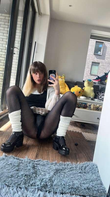 Good morning u guys 🥰I’m going out for coffee and to read so..