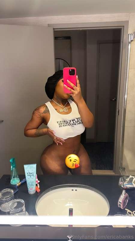 lmk if I'm your type 💕