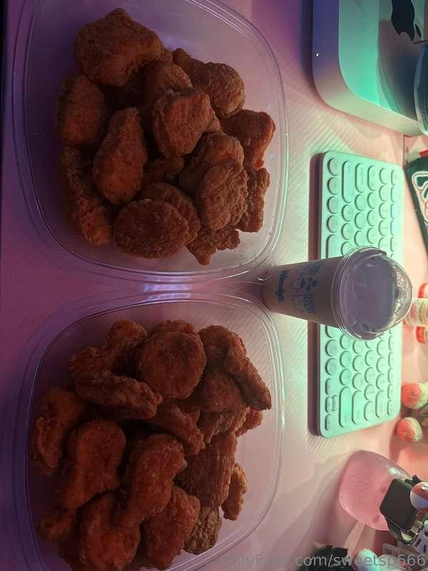 eating 50 nuggets for dinner tonight 🐷 with a frosty ofc.