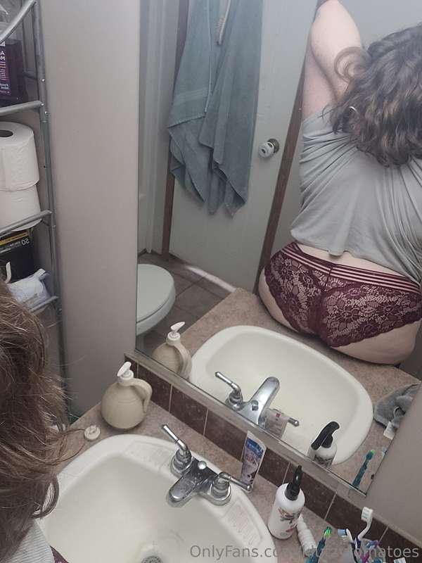 klutzytomatoes image #0