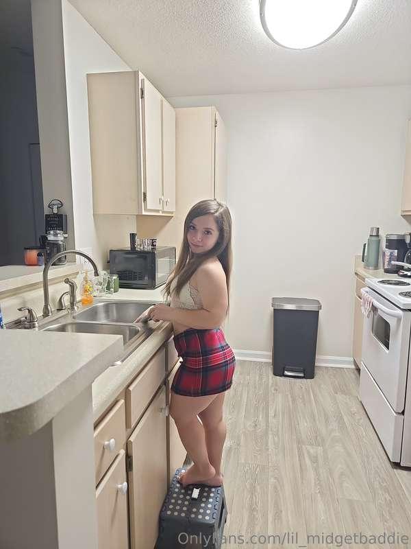 Who’s coming to help me in the kitchen? 😘