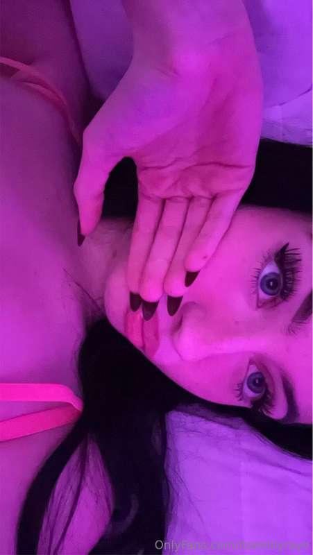 guys i’m bored, message me i wanna have sum fun