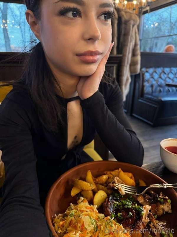 What do you think of my restaurant photo shoot? 🤭 yeah, I li..