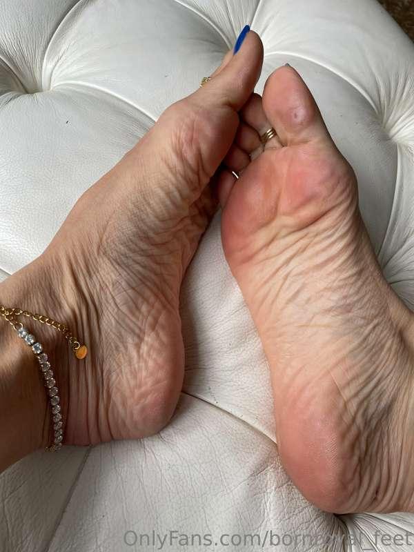 bornroyal_feet image #2