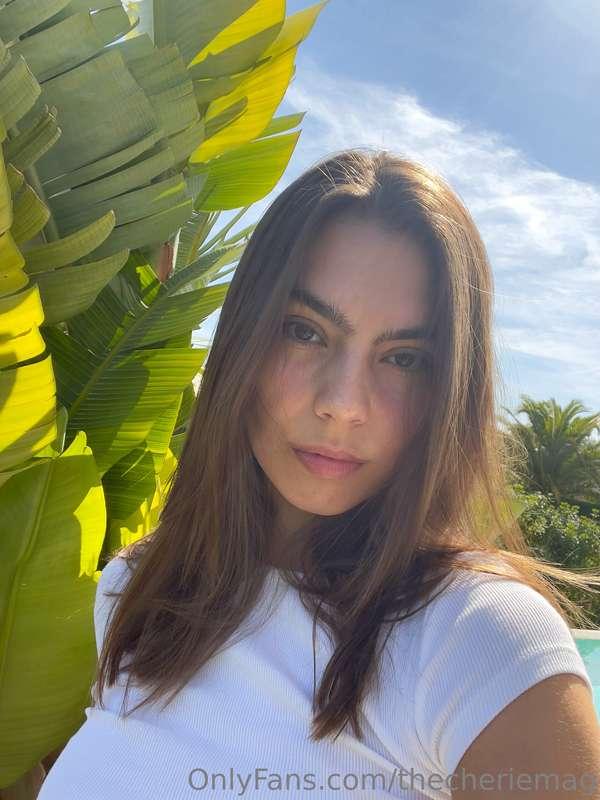 I thought I'm gonna put those selfies here as well 🥰