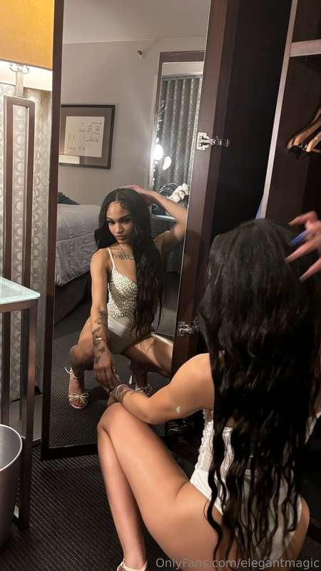 I love looking at myself in the mirror 😍