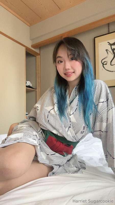 There are many new subs here, which makes me super happy!! Y..