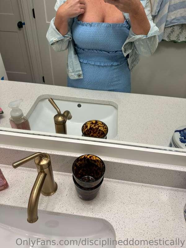 Today’s outfit 😋 swipe for more 😉

Hope everyone has a great..