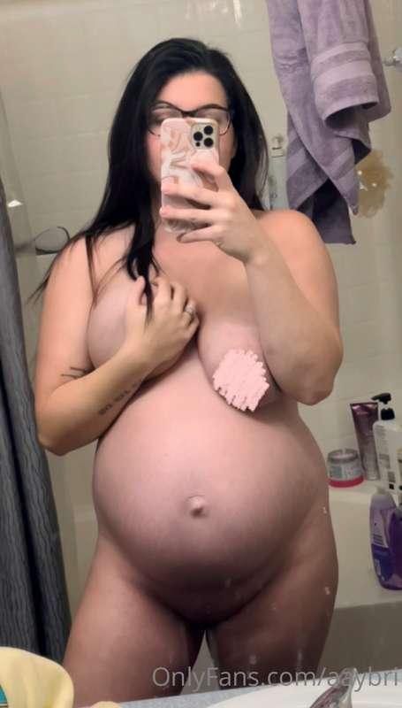 Watch me show off before my shower 😏