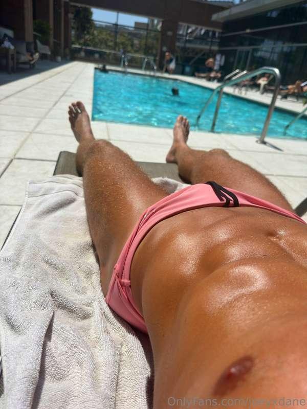 just need you and a mojito ☀️