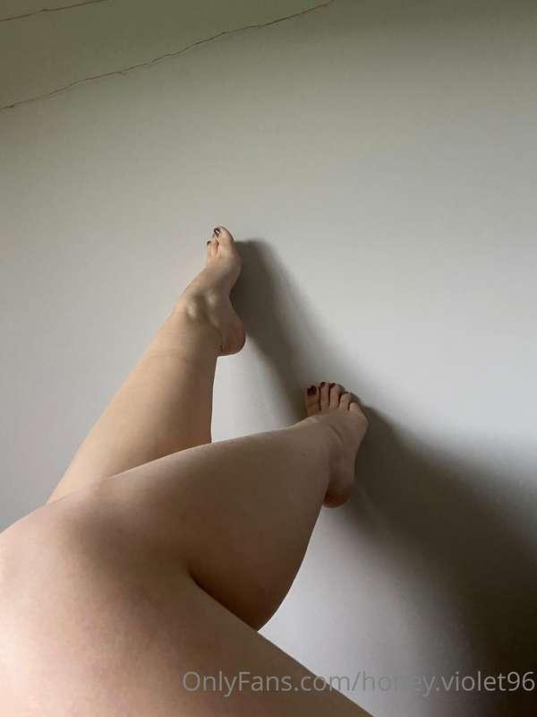 Tip toes  🙈