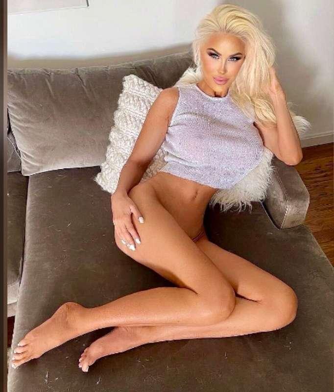 pant free Thursdays 😎