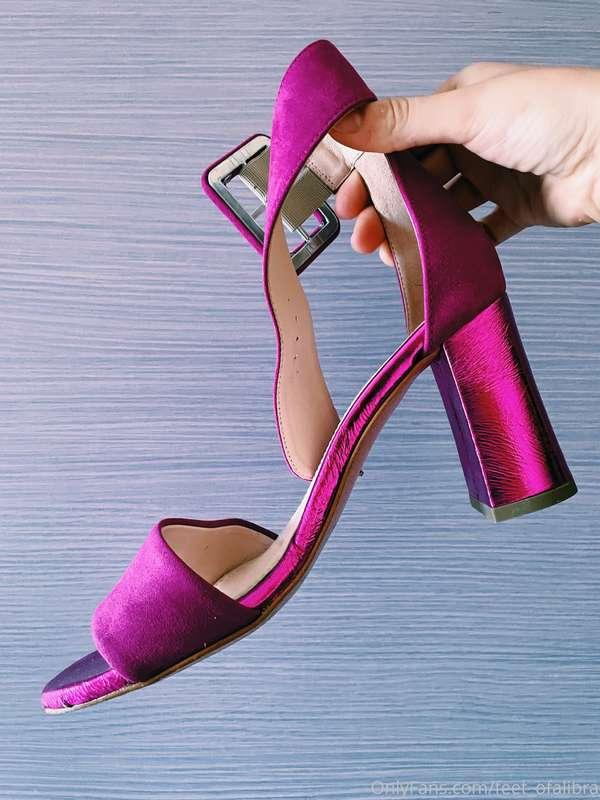 Wanna see me wearing these beauties? 💕🦶🏻✨
Stay tuned, more c..