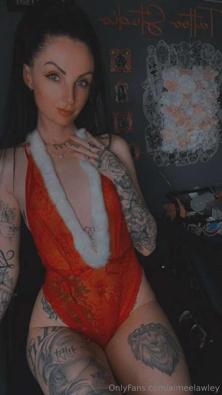 Santa’s lap🎅🏻 isn’t the only place wishes come true 😽🖤