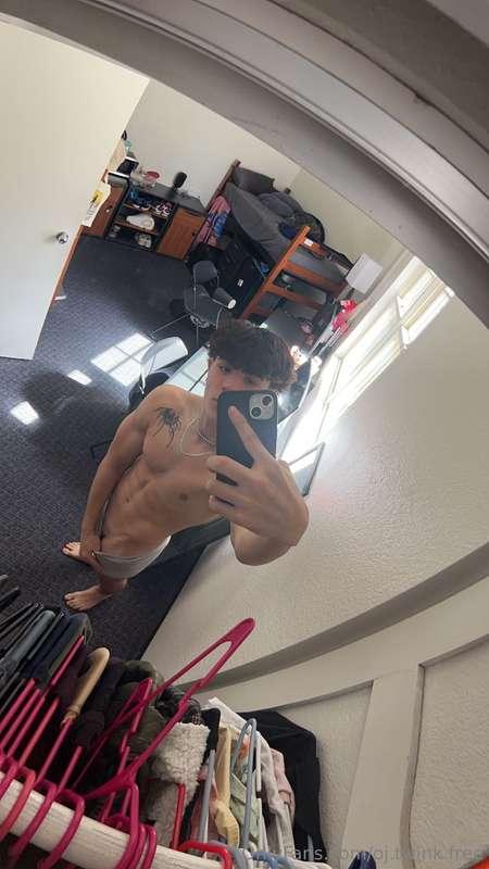 ok guys its me again back with another hottie u guys should ..