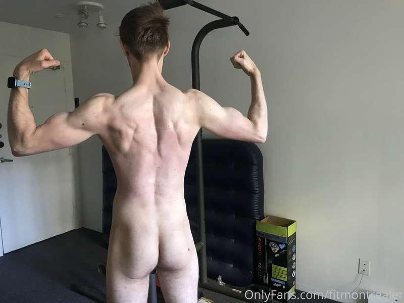 Looks like I have a but cheek bigger than the other 😂😂. Anyw..