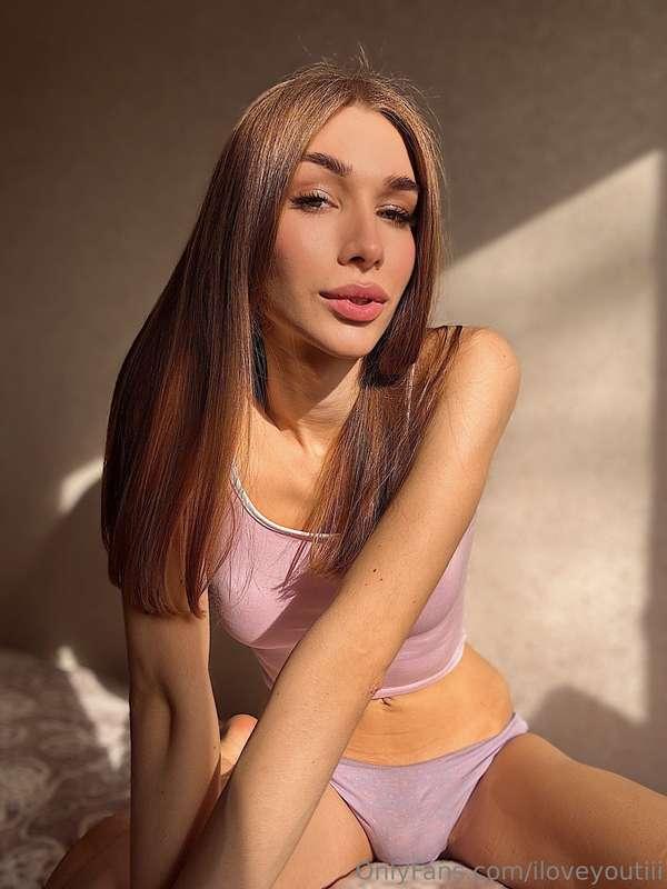 Can I be your dirty little fuckdoll? 😩