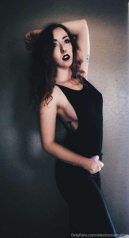 All black, like my soul 😈