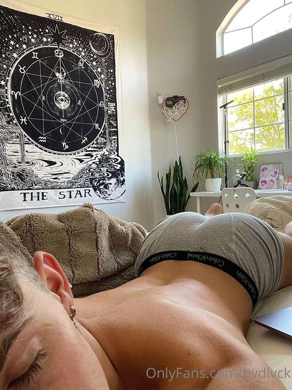 *get on top of me* 🤤