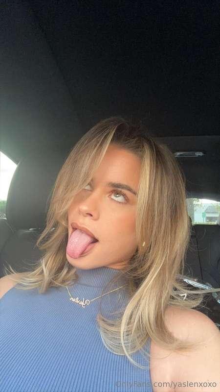 😜