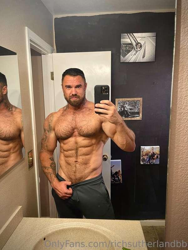 Just got back from the gym 🍆🍑