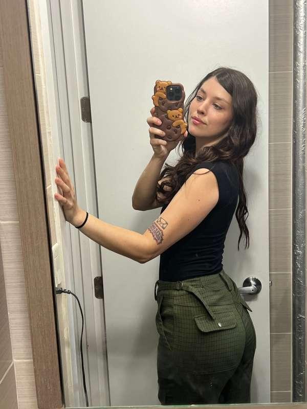 interview fit that got me a sweet ass bartending job >:3 now..