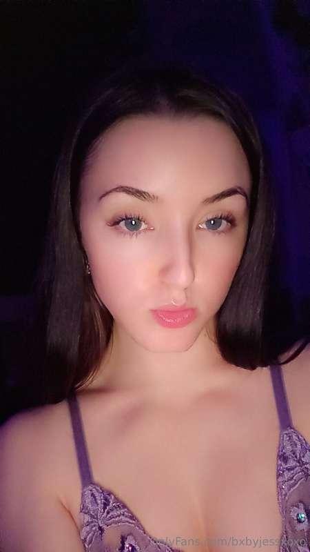 Does purple look good on me?💜