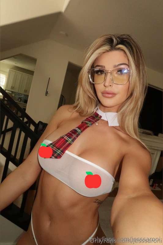 Can i put these apples on the table? 😈 