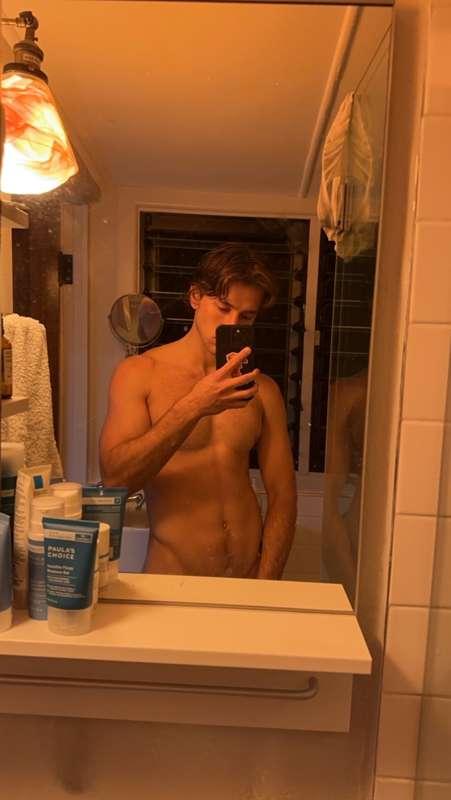 uronlyhotguy image #0