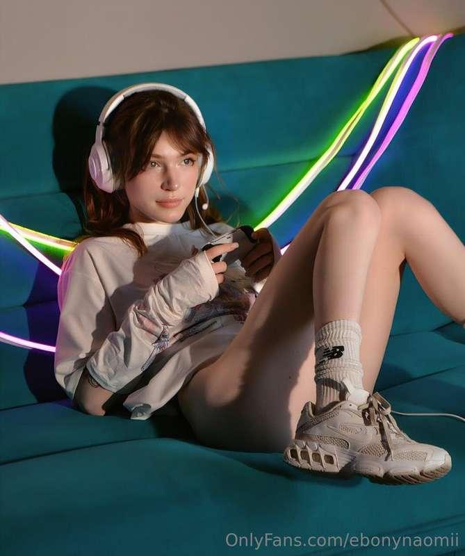 𝐒𝐡𝐨𝐰𝐞𝐫 𝐰𝐢𝐭𝐡 𝐦𝐞? 🛁😉 I’m @asuna_yuuki_love , your tiny burst o..