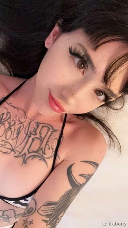 Quieres ver mi carita mientras uso mi dildo amor? 🥵🥵
