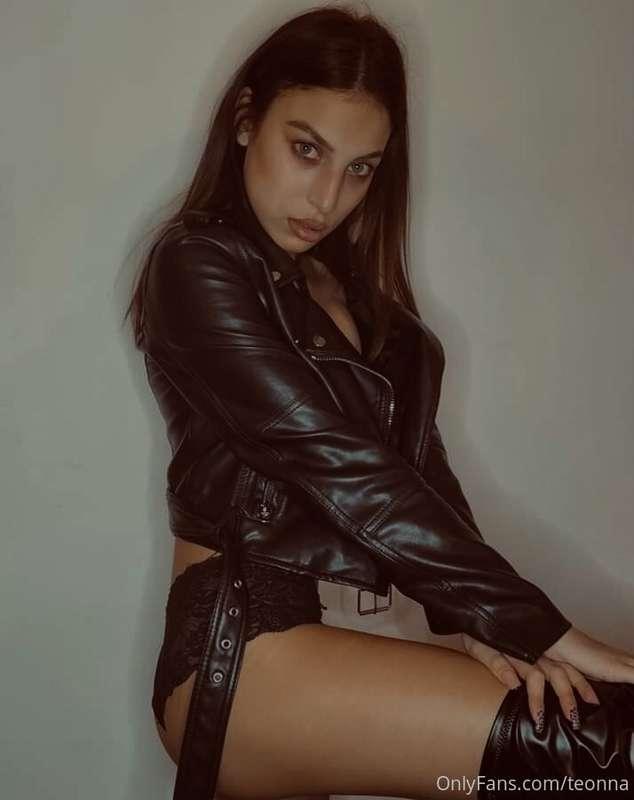 Te astept pe contul meu premium onlyfans.com/teonnna sa me c..