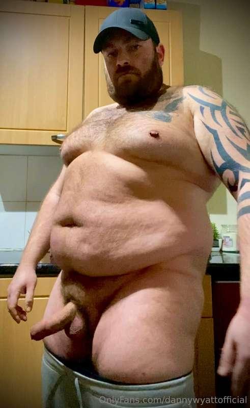 Wanna suck dick and give belly rubs? 🥹