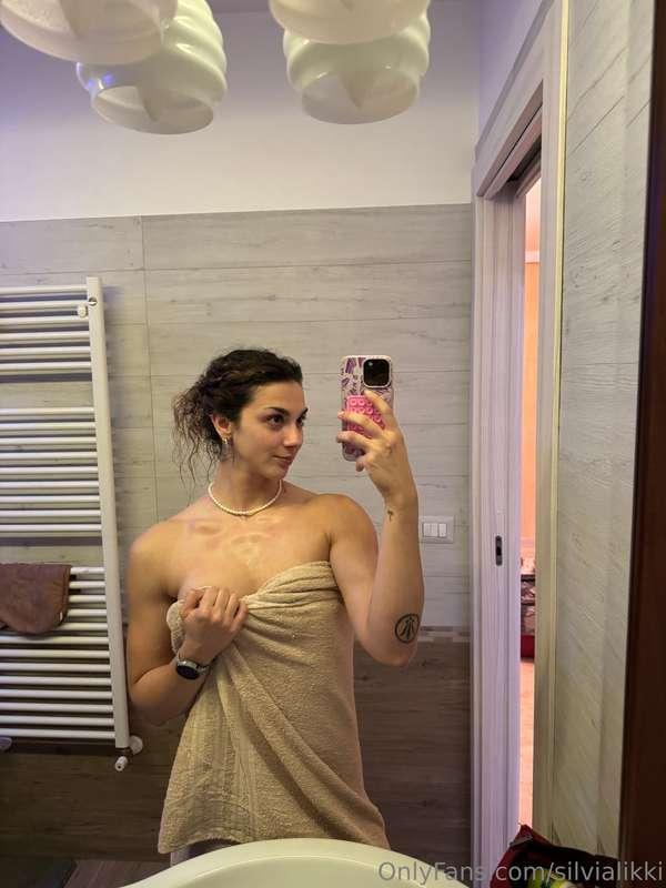 Chi viene a lavarmi la schiena? 🚿💦🧼