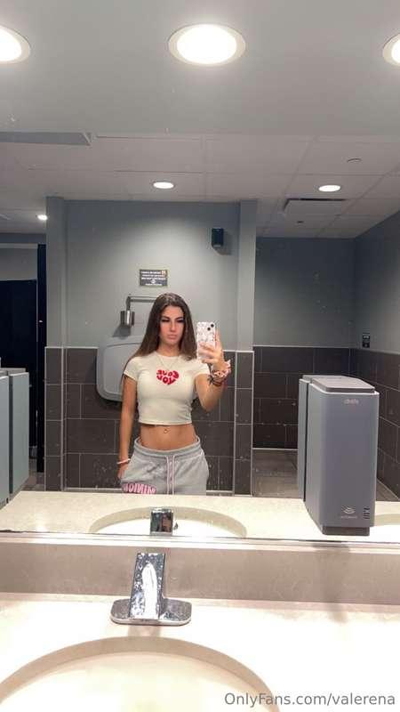 It's humpppp dayyyy, come get some special wednesday discoun..