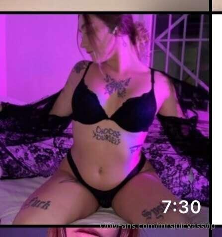 hihi ich liebe das video soooo 😋