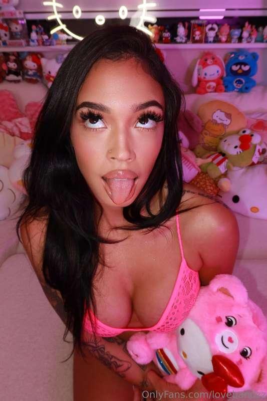 Flirty, naughty, and all for you 😈💖