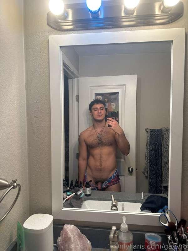 gayvro image #0