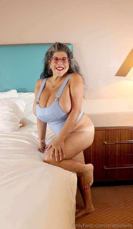 OMG just look at my Fat Smooth Pussy taking my Thick Cock! H..