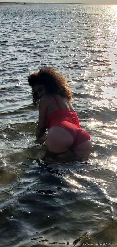 ⚠️⚠️FREE CONTENT ⚠️⚠️  should I post some dirty beach pictur..