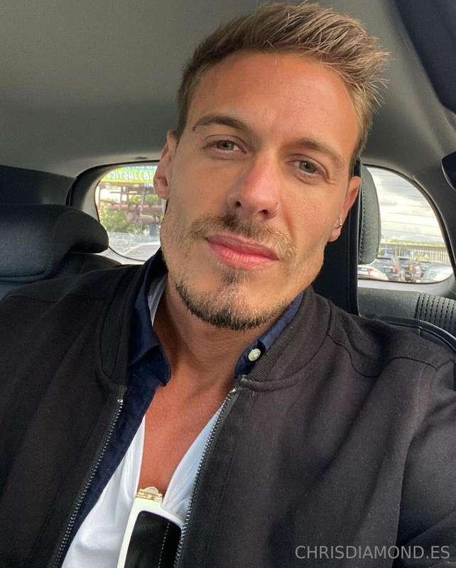I just finished filming… my cock’s still hard 😈🍆