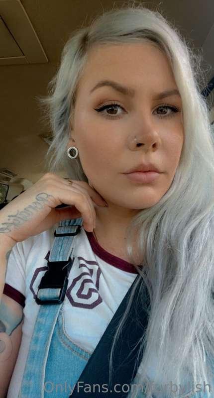 I’m a horny normal blonde tattooed mum 
Who just loves to pl..