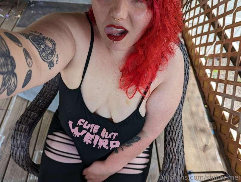 Dm me for lewd content, babes 🥴🥵🍒