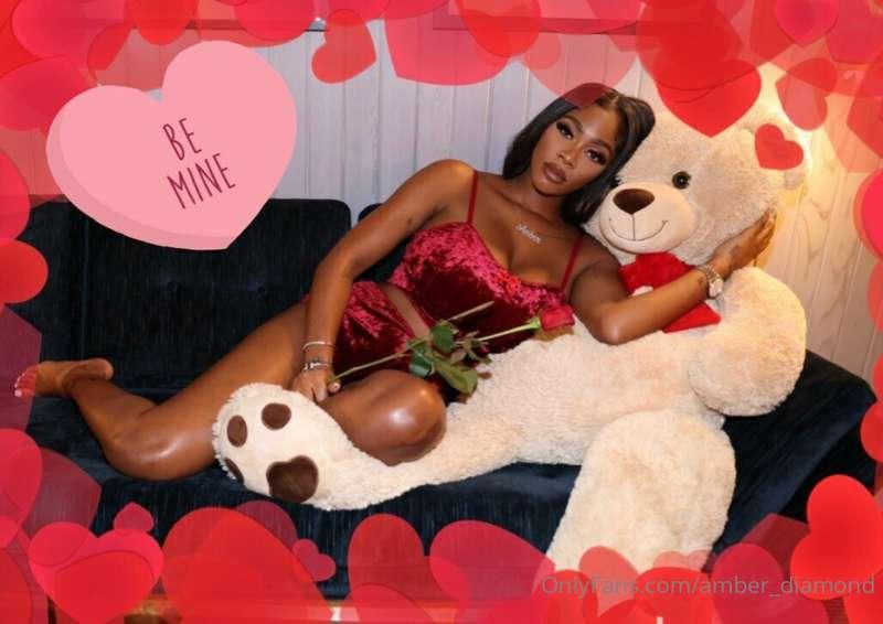 Happy Valentine’s Day! 💜 Let’s get the love flowing! Tip me ..
