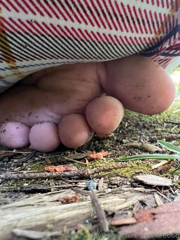Little toes 4 u