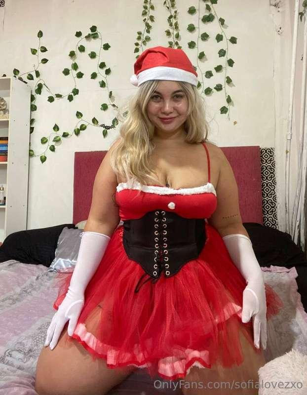 Who's excited for 🎅 to come? ME ✋