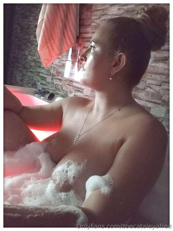 zoecataleyafree image #1