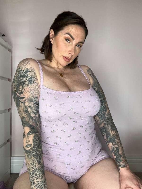 Mumma’s extra thick and juicy this afternoon 💜