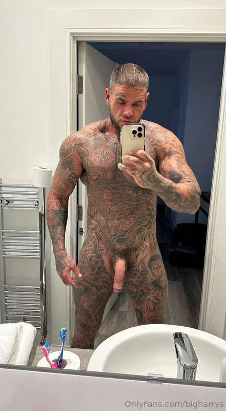 Drop to your knees and suck me big cock🤪😈