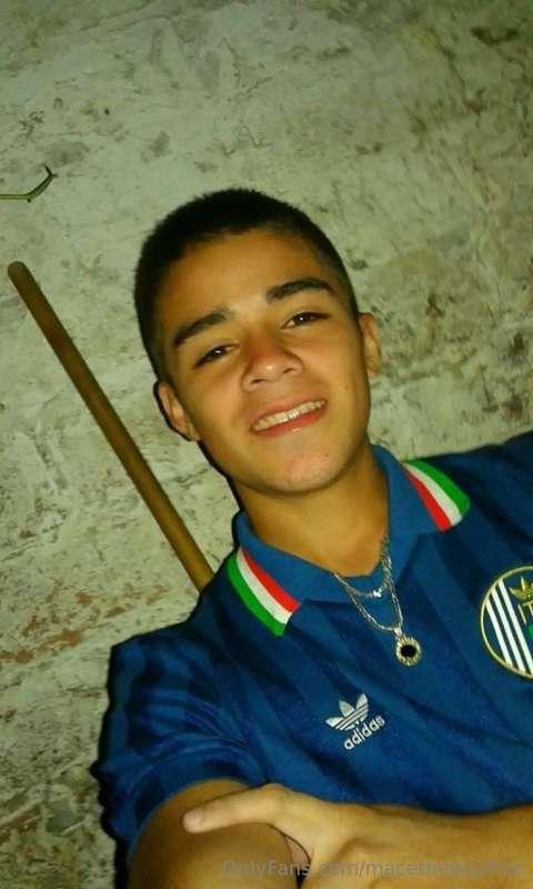 😮I can't believe my friend joined onlyfans!!! 😱😱This is my b..